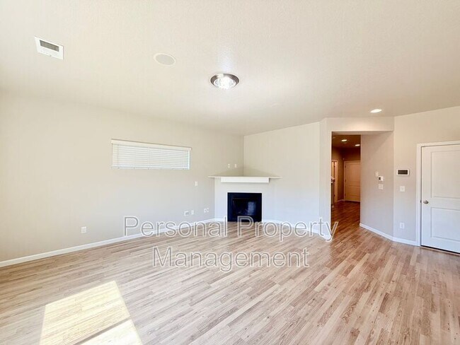 Building Photo - 2727 S White Salmon Dr
