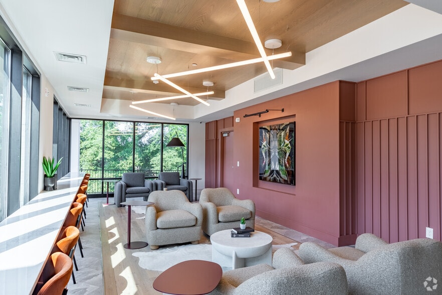 Leasing Center - RADIUS Duluth