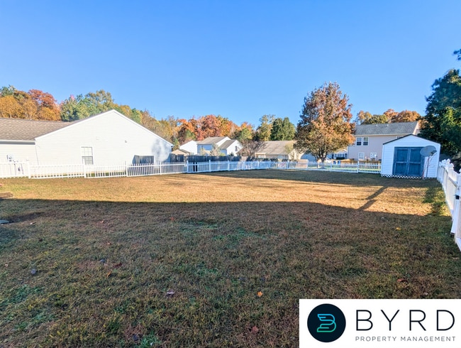 Building Photo - 7625 Fern Hollow Dr