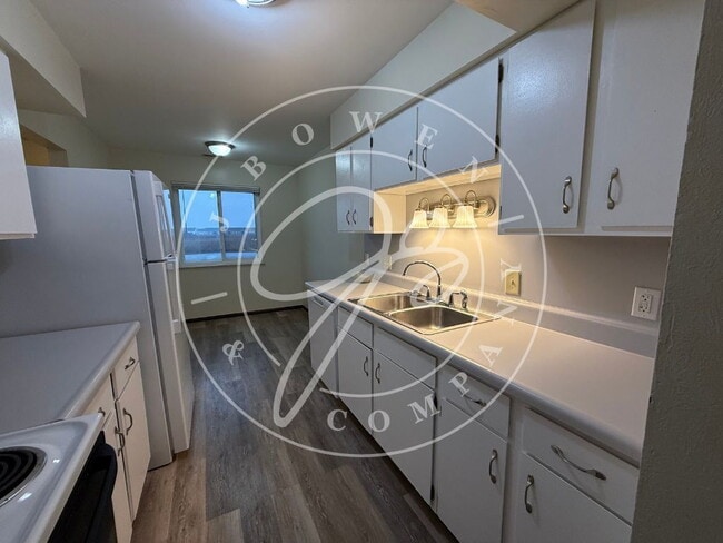 Building Photo - 7373 Ayers Rd