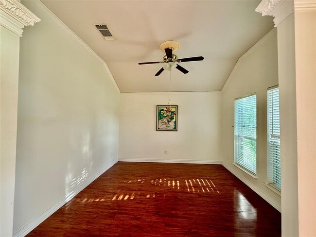 Building Photo - 2114 Indianapolis Dr