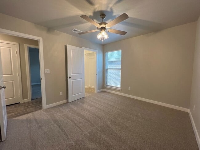 Building Photo - 7108 E County Rd 99