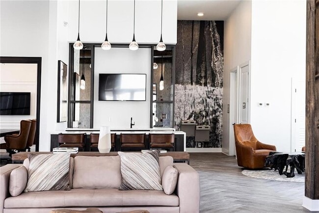 Building Photo - 622 Shallowford Rd