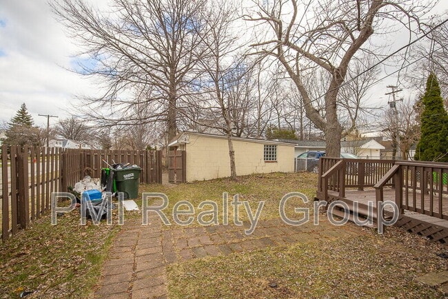 Building Photo - 645 Babbitt Rd