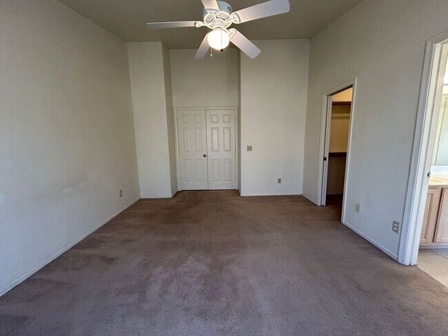 Building Photo - 5004 E Dartmouth St