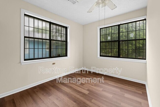 Building Photo - 2128 Early St