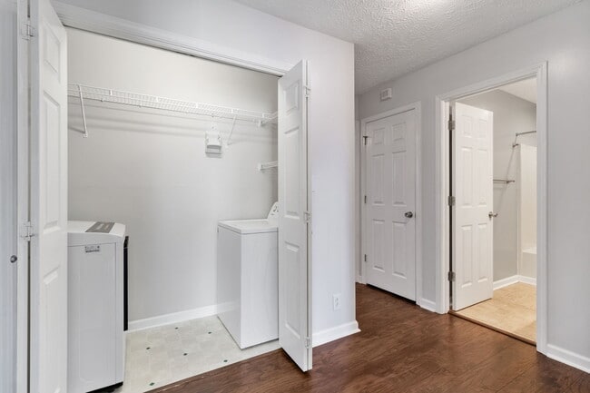 Building Photo - 942 Drum Ln