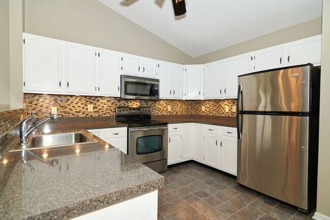 Building Photo - Lovely 3 Bedroom Home with Pond View
