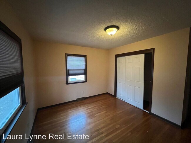 Building Photo - 2 br, 1 bath House - 7372 Lathrop Ave