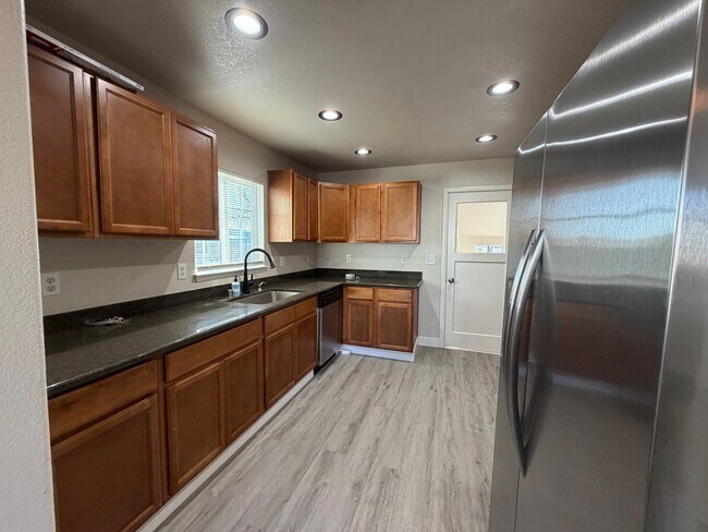 Building Photo - SAC T 2569