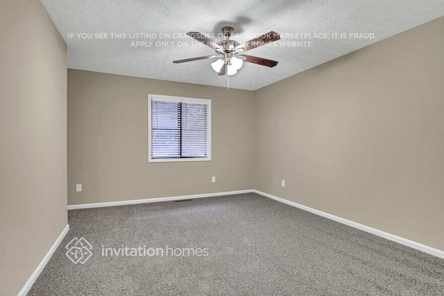 Building Photo - 4040 Maxanne Dr NW
