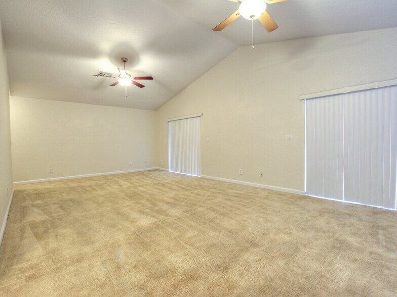 Building Photo - 125 Pennock Landing Cir