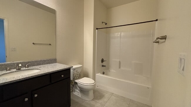 Building Photo - One Story 6-bedroom Home with Attached Casita