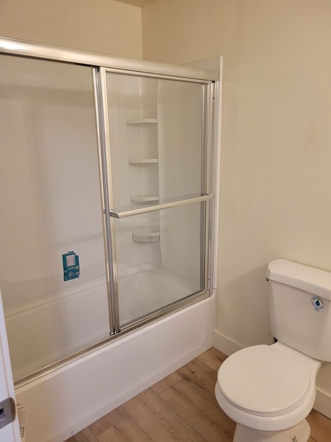Building Photo - 3 bed/2 bath