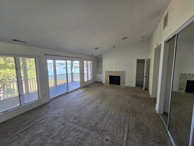 Building Photo - 7401 Mariner Cove Dr