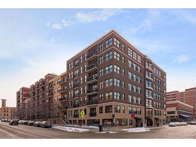 Building Photo - 401 N 2nd St