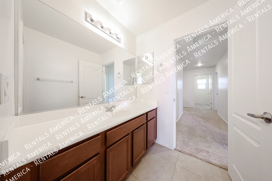 Building Photo - 20977 E Via De Olivos