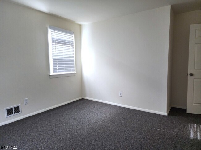 Building Photo - 19 Grove St