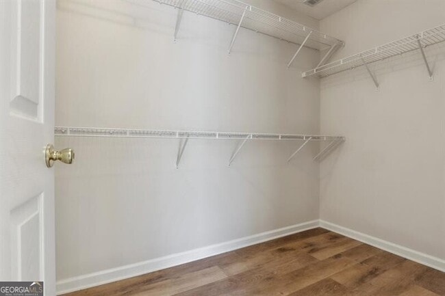 Building Photo - 2295 Winthrope Way Dr