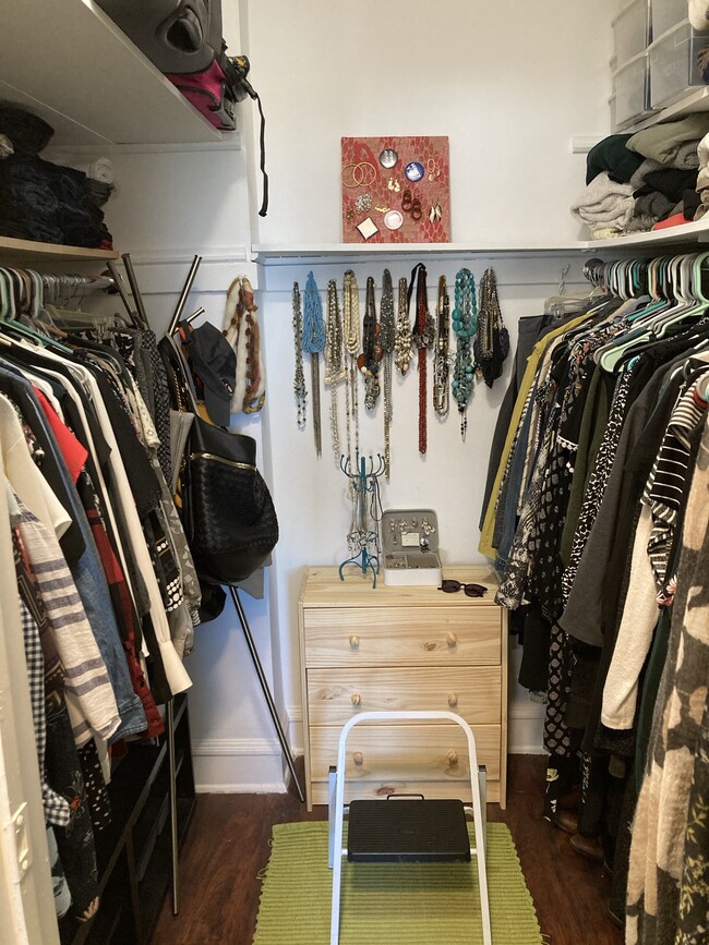 Closet - Lakeshore