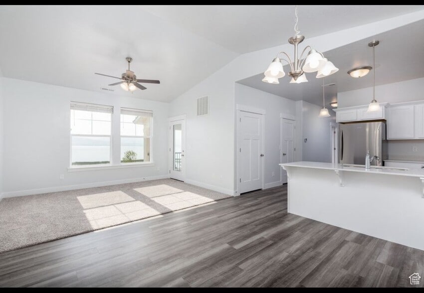 Building Photo - 527 N 360 W
