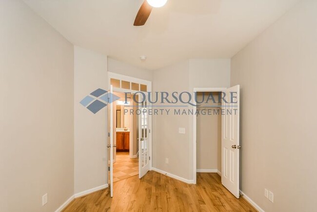 Building Photo - Townhome | 3rd Floor Bonus Room | Fenced Y...