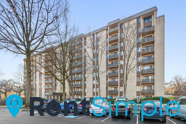 Building Photo - 6001 Arlington Blvd