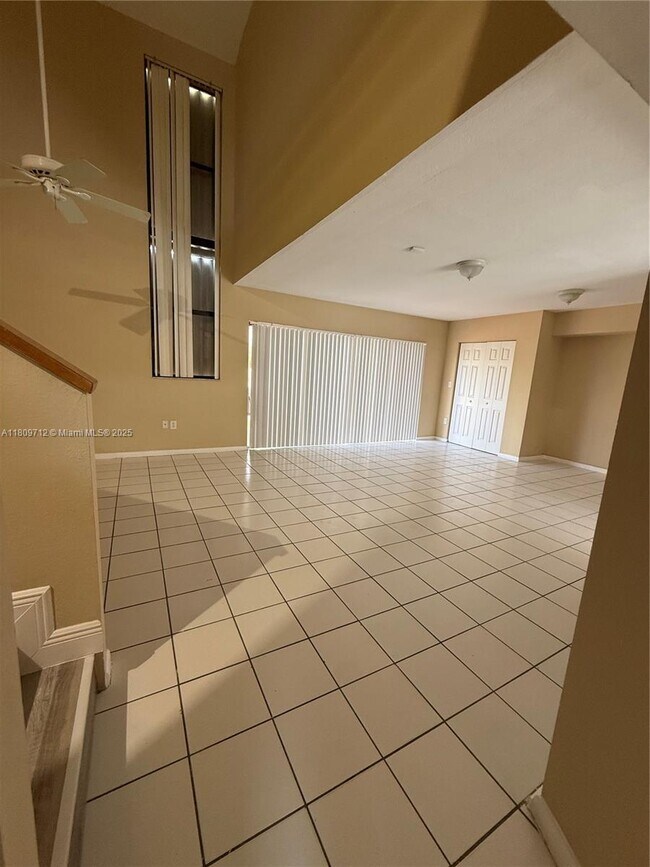 Building Photo - 3208 San Remo Cir