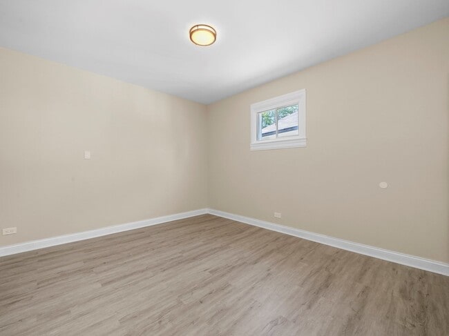 Building Photo - 811 S 7th Ave