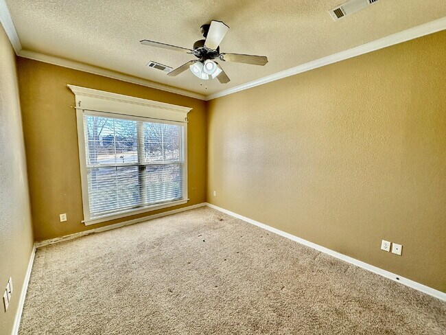 Building Photo - 2591 N Tragalger Dr.