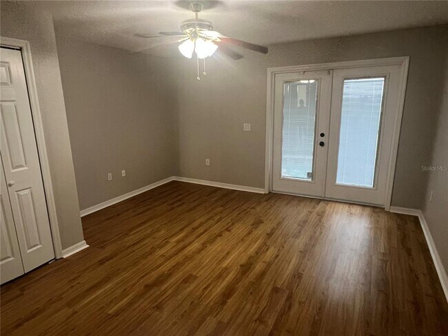 Building Photo - 1063 Bluegrass Dr