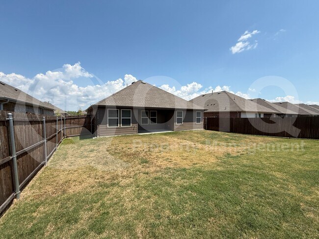 Building Photo - 1604 Silver Landing Trail