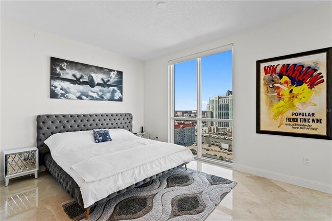 Building Photo - 450 Knights Run Ave