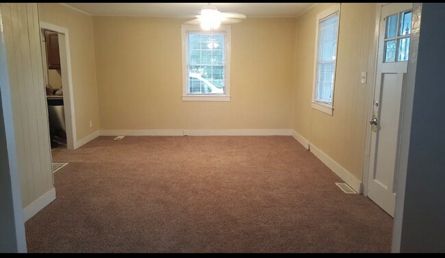 Building Photo - 1488 Old Mountain Rd