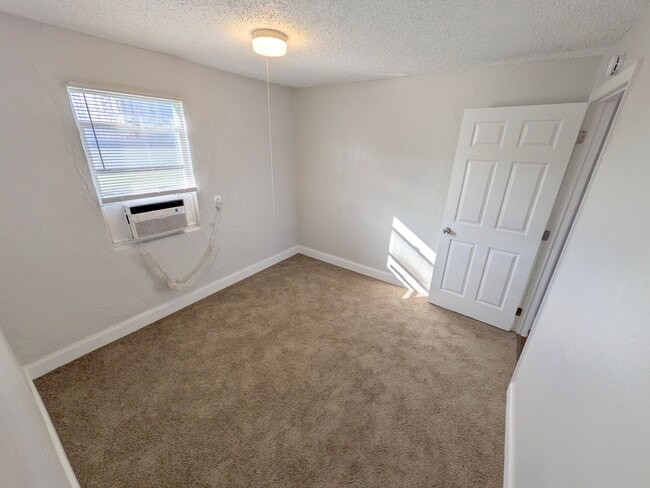 Building Photo - 506-512 Northwood Road