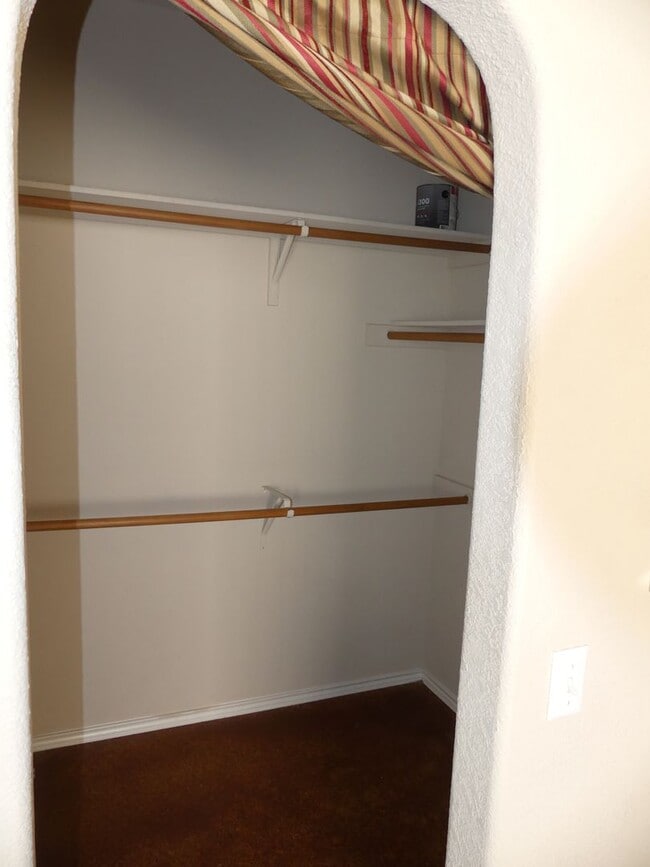 Building Photo - PRICE DROP !!