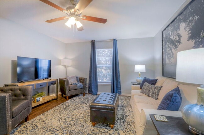 Building Photo - 8327 Lowell Ave