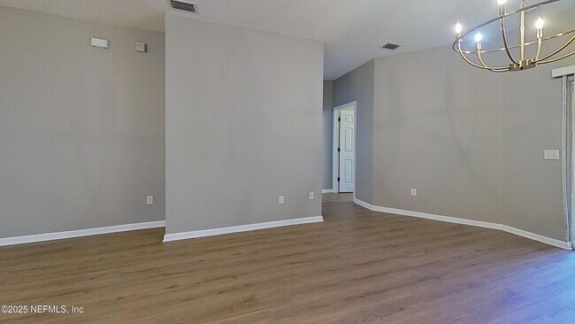 Building Photo - 3907 Summer Grove Way N