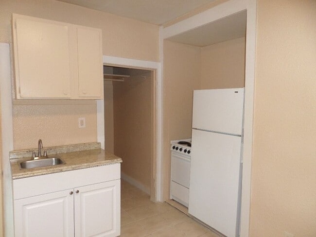 Building Photo - 317 N Highland Ave