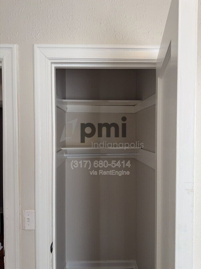 Building Photo - 1 W 28th St