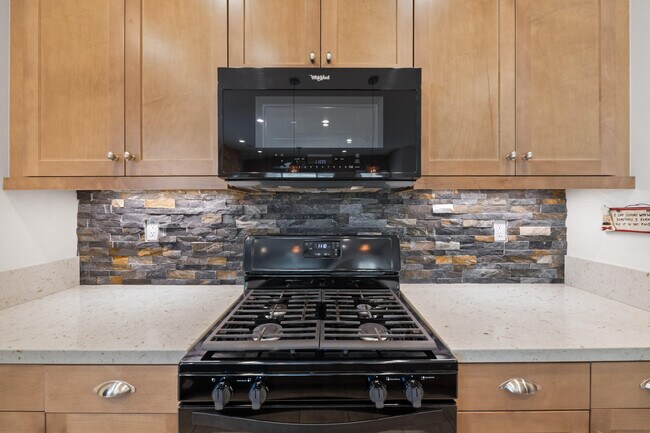 Building Photo - 78863 Amare Way