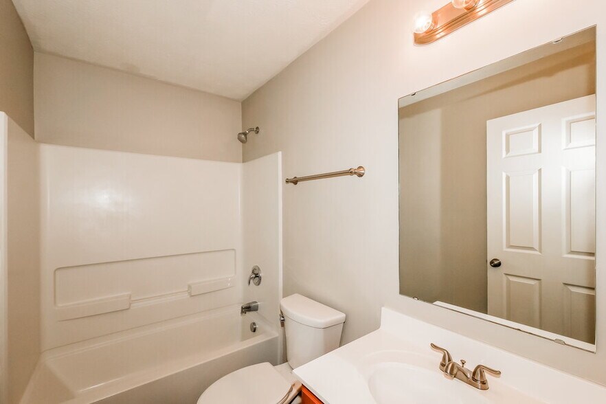 Building Photo - 12644 Buck Run Dr