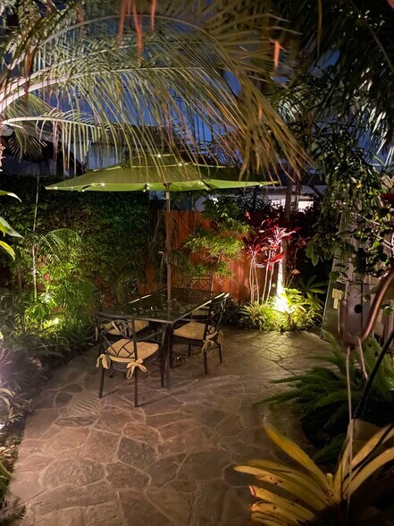 Night Courtyard - 4224 1/2 Swift Ave