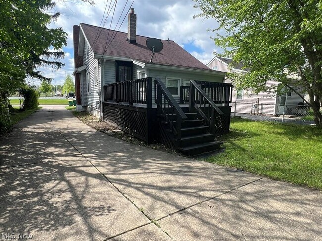 Building Photo - 17005 Mapleboro Ave