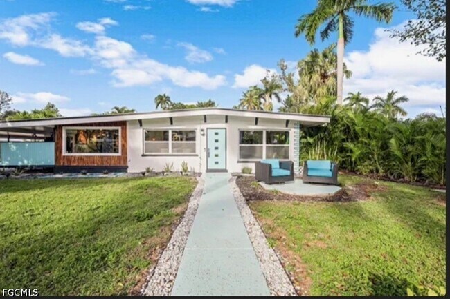 Building Photo - 2710 McGregor Blvd