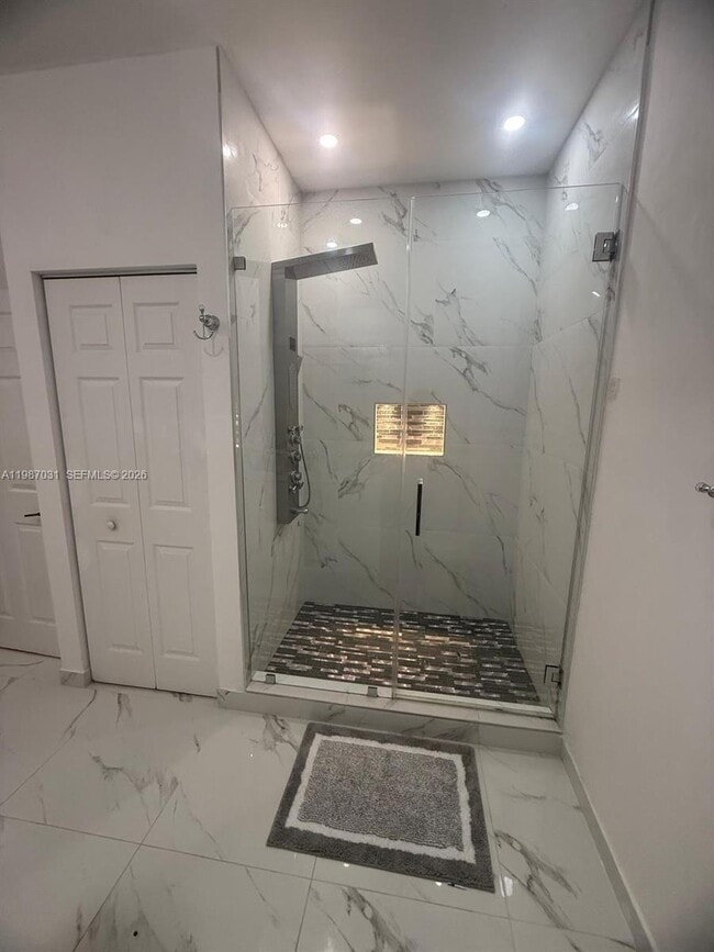 Building Photo - 522 SW 19th Wy