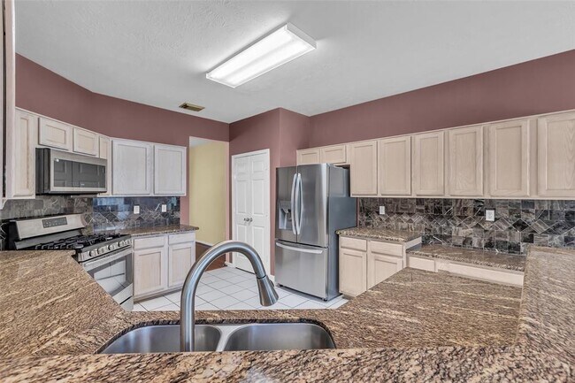 Building Photo - 16343 Mellow Oaks Ln