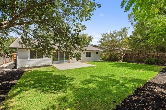 Building Photo - 1111 Spearson Ln