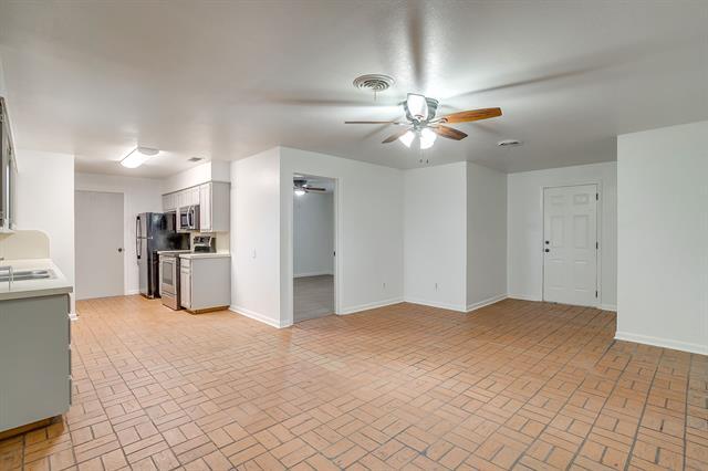 Building Photo - 3301 County Rd 530B