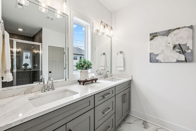 Building Photo - 2111 Chadwell Retreat Dr